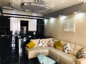 Luxury Apartment in Yerevan with Jacuzzi & French Balcony By Home Elite
